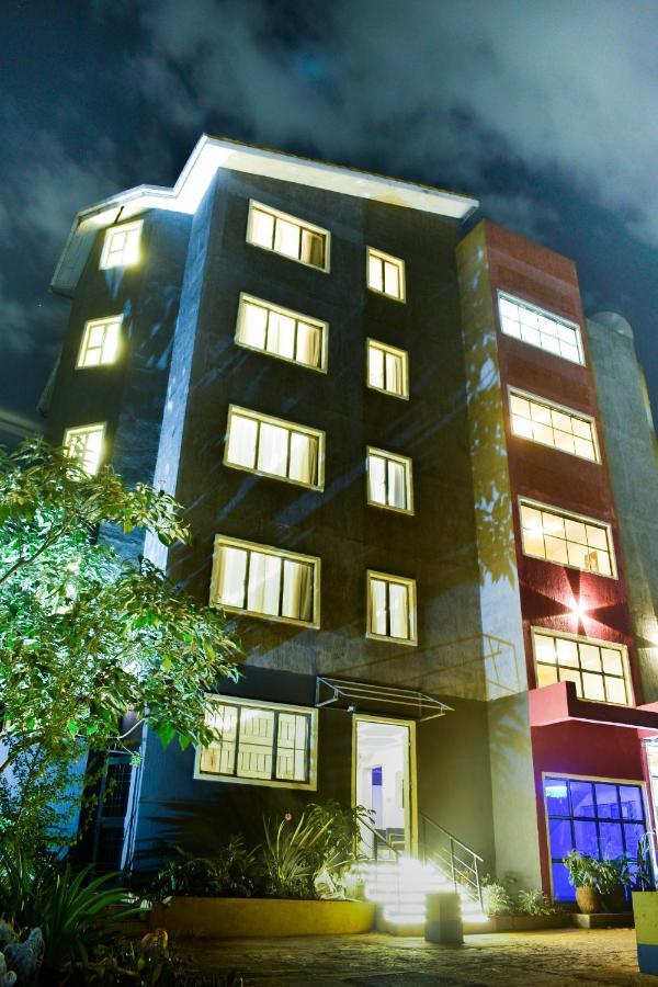 Raha Suites - Westlands Найроби Экстерьер фото
